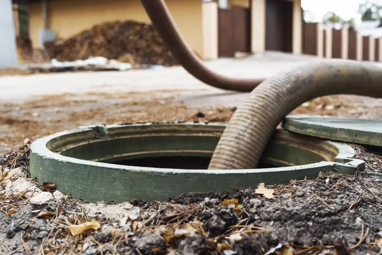 septic tank services Mackinaw